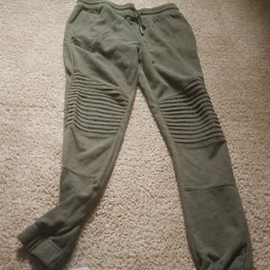 Green joggers,3pair of boxers